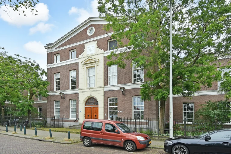 Een foto van het vooraanzicht van de Hooftskade te Den Haag - Energielabel monument - Dekker Makelaars